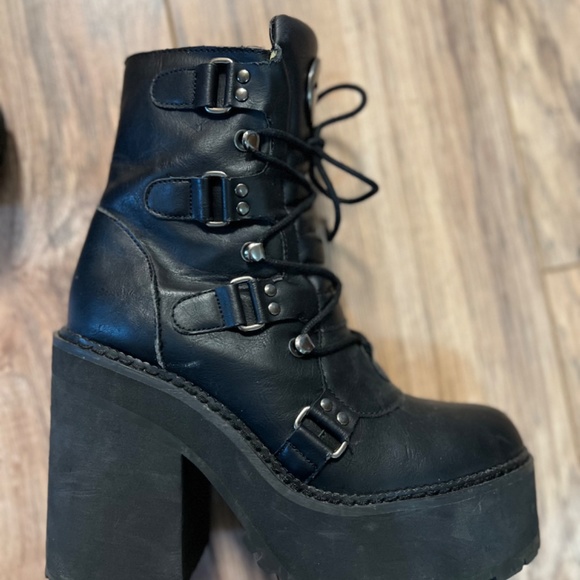 Killstar Broom Riders - Picture 3 of 5